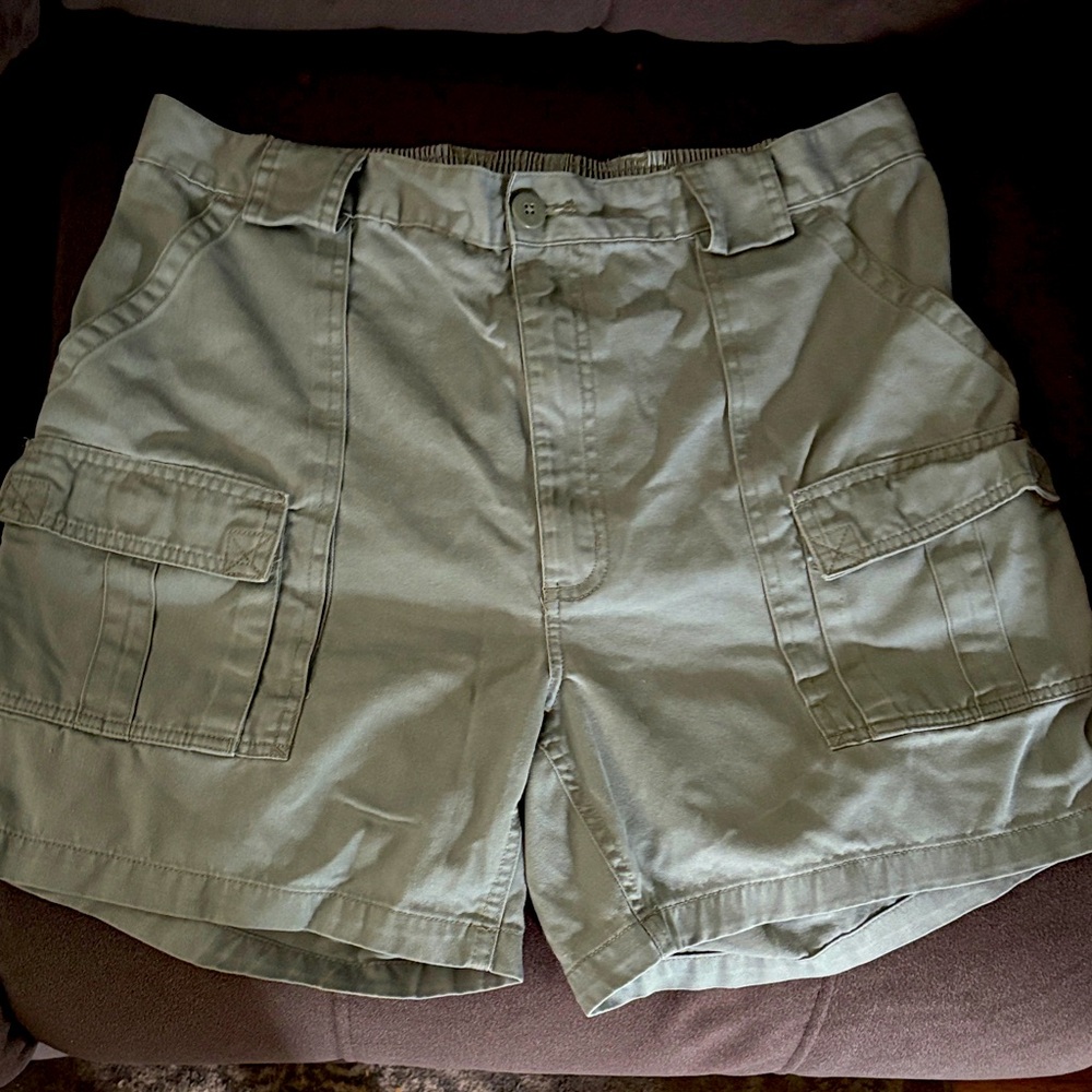 Weekenders Army Green Men’s Cargo Shorts